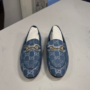 Gucci Jordaan loafer blue and silver with gold hardware, size 37.5 authentic